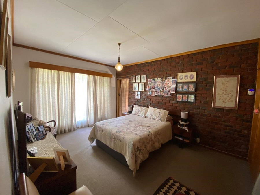 4 Bedroom Property for Sale in Kannoniers Park North West